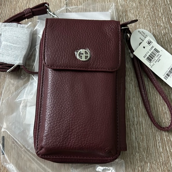 NWT Giani Bernini Softy Core Leather Crossbody Tech Wallet Wine - Picture 1 of 6